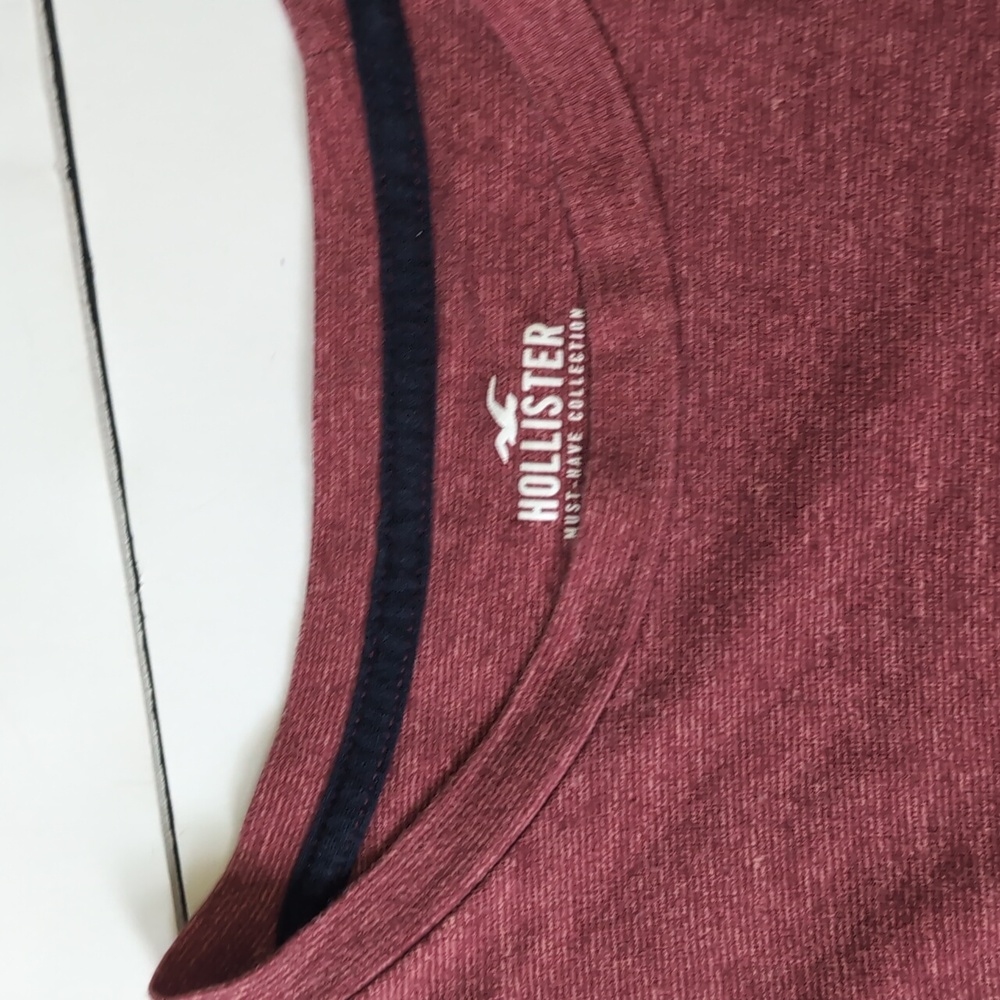 Hollister Men's Like New Long Sleeve - Picture 3 of 5